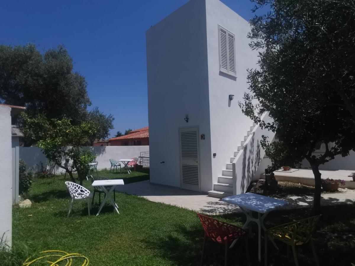 Wonderland Hotel San Teodoro  Eksteriør billede